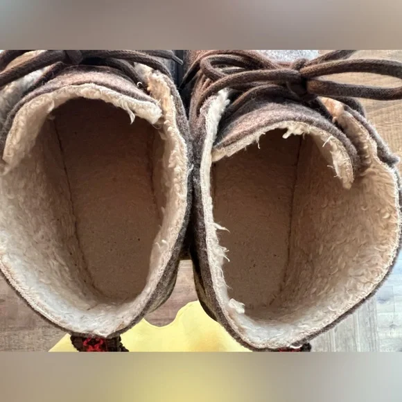 Women's UGG ReFelt Neumel Boots - Picture 4 of 6